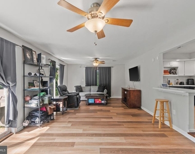 10 N Meadow Drive - Photo Thumbnail 10