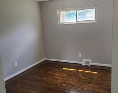 7657 3rd Avenue - Photo Thumbnail 19