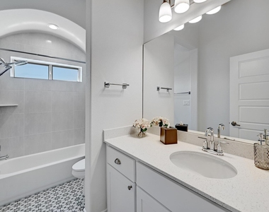 4809 Serene Hills Dr - Photo Thumbnail 27