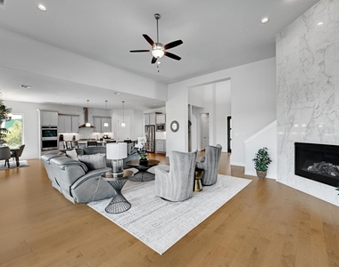 4809 Serene Hills Dr - Photo Thumbnail 3