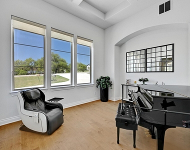 4809 Serene Hills Dr - Photo Thumbnail 12