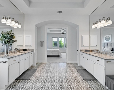 4809 Serene Hills Dr - Photo Thumbnail 18