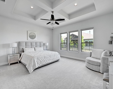 4809 Serene Hills Dr - Photo Thumbnail 14