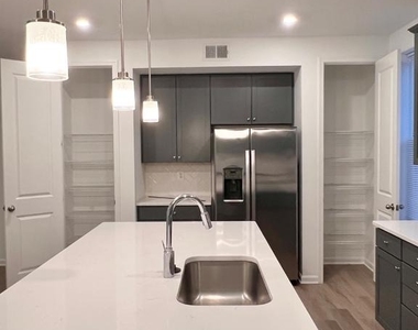 357 Andrew Court - Photo Thumbnail 14