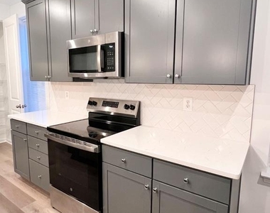 357 Andrew Court - Photo Thumbnail 15