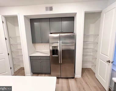 357 Andrew Court - Photo Thumbnail 17
