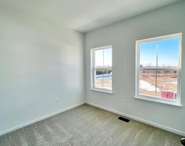 357 Andrew Court - Photo Thumbnail 42