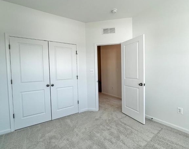 357 Andrew Court - Photo Thumbnail 46