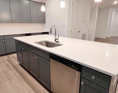 357 Andrew Court - Photo Thumbnail 16