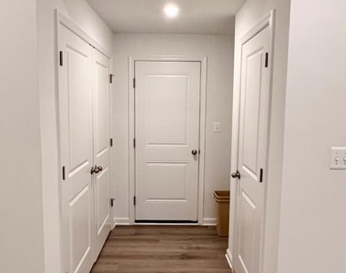 357 Andrew Court - Photo Thumbnail 7