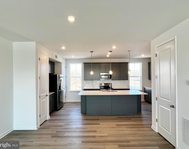357 Andrew Court - Photo Thumbnail 21