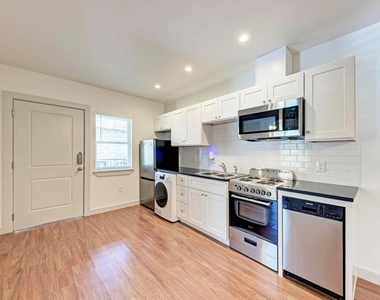 306 E 30th St - Photo Thumbnail 12