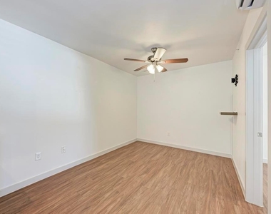 306 E 30th St - Photo Thumbnail 13
