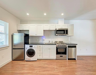 306 E 30th St - Photo Thumbnail 11
