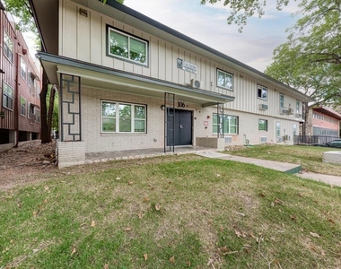 306 E 30th St - Photo Thumbnail 2