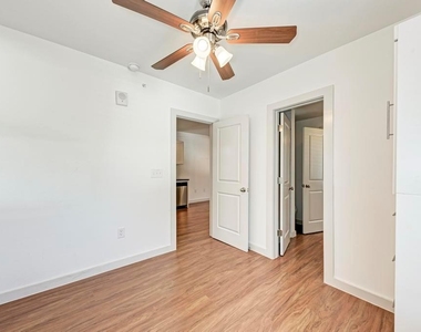 306 E 30th St - Photo Thumbnail 22