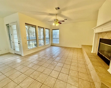 15220 Calaveras Dr - Photo Thumbnail 10