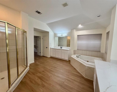 15220 Calaveras Dr - Photo Thumbnail 17