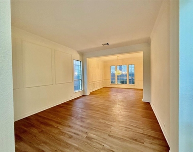 15220 Calaveras Dr - Photo Thumbnail 12