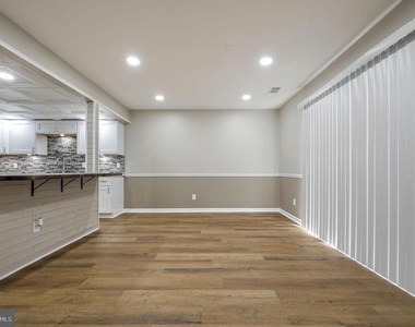 1192 Madison Court - Photo Thumbnail 7