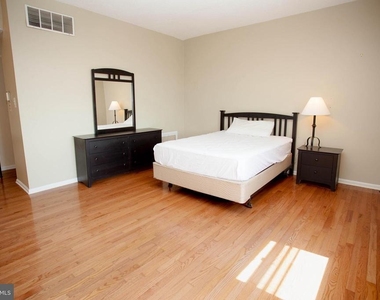 1851 Columbia Road Nw - Photo Thumbnail 8