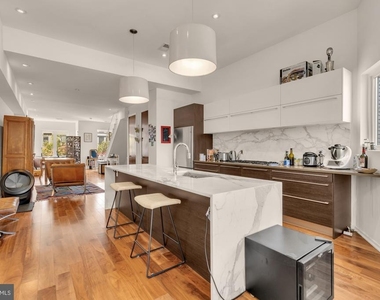 1207 Girard Street Nw - Photo Thumbnail 3