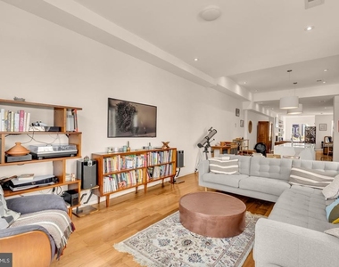 1207 Girard Street Nw - Photo Thumbnail 13