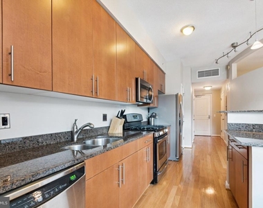 1390 Kenyon Street Nw - Photo Thumbnail 8
