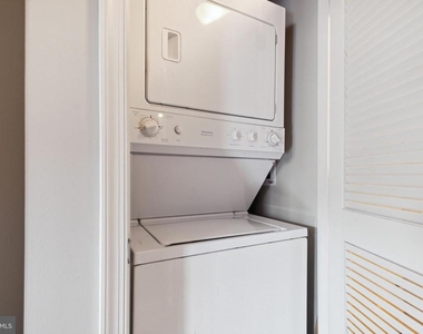 1390 Kenyon Street Nw - Photo Thumbnail 14