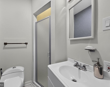 715 A Street Ne - Photo Thumbnail 17