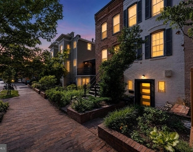 715 A Street Ne - Photo Thumbnail 7