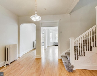 137 R Street Ne - Photo Thumbnail 3