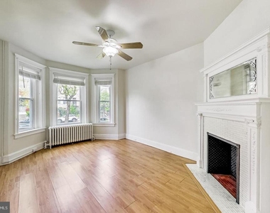 137 R Street Ne - Photo Thumbnail 4