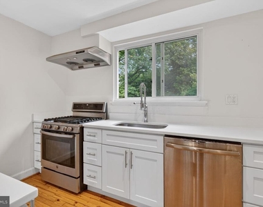 4325 47th Street Nw - Photo Thumbnail 4