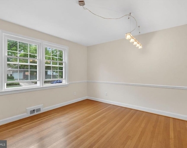 4325 47th Street Nw - Photo Thumbnail 2