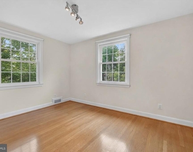 4325 47th Street Nw - Photo Thumbnail 3