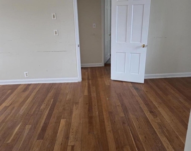 2824 31st Street Se - Photo Thumbnail 3