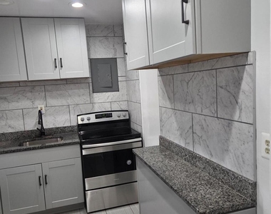 2824 31st Street Se - Photo Thumbnail 6