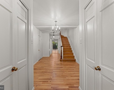 605 H Street Sw - Photo Thumbnail 3