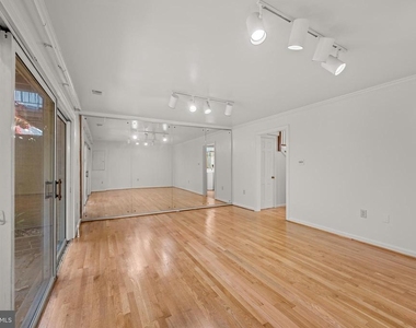 605 H Street Sw - Photo Thumbnail 9