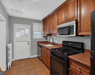 5016 East Capitol Street Ne - Photo Thumbnail 3