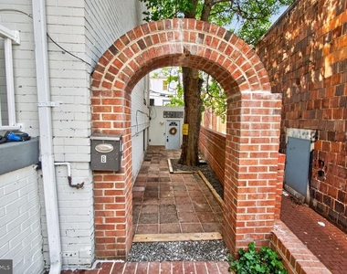 768 Quebec Place Nw - Photo Thumbnail 1