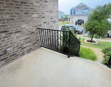 128 Riverhill Dr - Photo Thumbnail 8