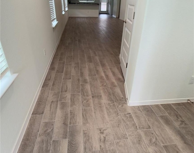 128 Riverhill Dr - Photo Thumbnail 3