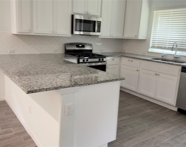 128 Riverhill Dr - Photo Thumbnail 11