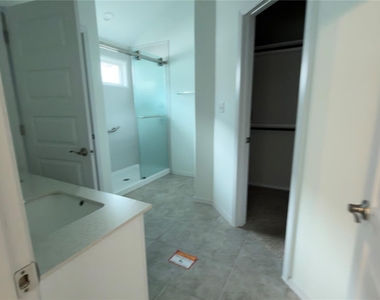 128 Riverhill Dr - Photo Thumbnail 22