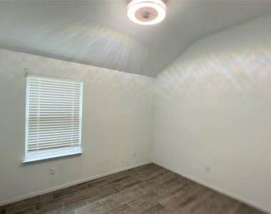 128 Riverhill Dr - Photo Thumbnail 14