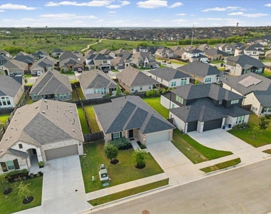 168 Ginger St - Photo Thumbnail 27
