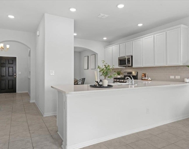 168 Ginger St - Photo Thumbnail 8