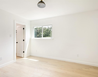 7604 Islander Dr - Photo Thumbnail 32